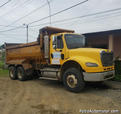 Freightliner M2112