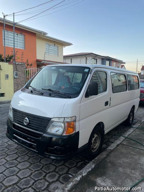 Nissan Urvan 3.0 MT Diesel